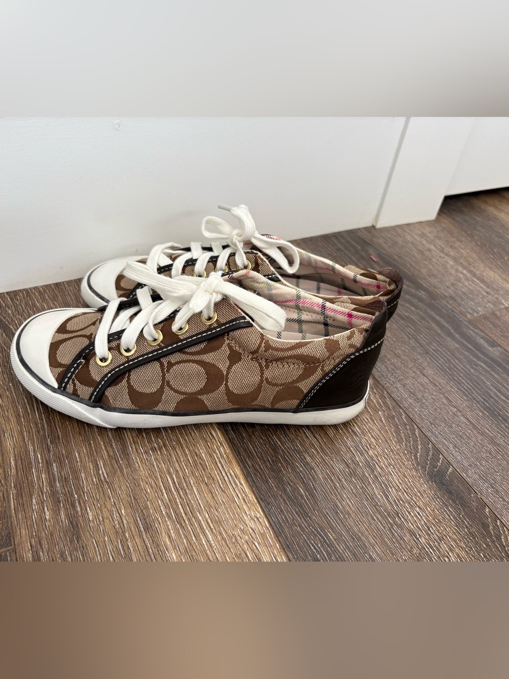 Coach Barrett Signature Low Top Sneaker 5.5
